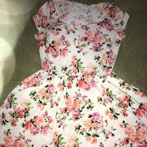 Twenty Second floral dress size small